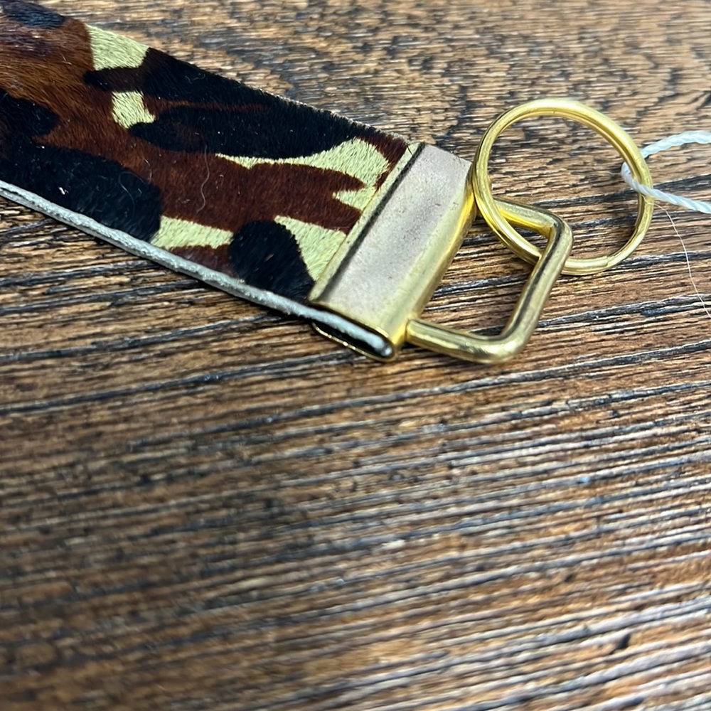Fashionable Keychain - Picture 3 of 3